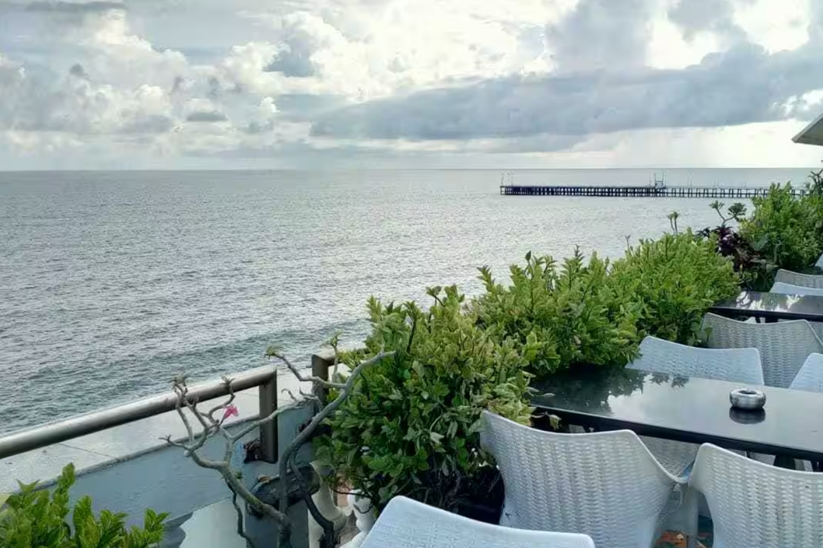 Top Sea-View Restaurants in Picturesque Pondicherry